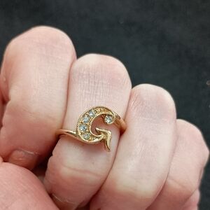 AVON Vtg Initial Ring G